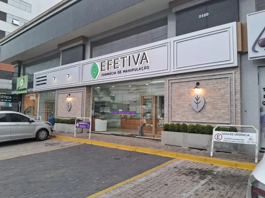 Fachada da Farmácia Efetiva em São José dos Pinhais - Farmácia de Manipulação